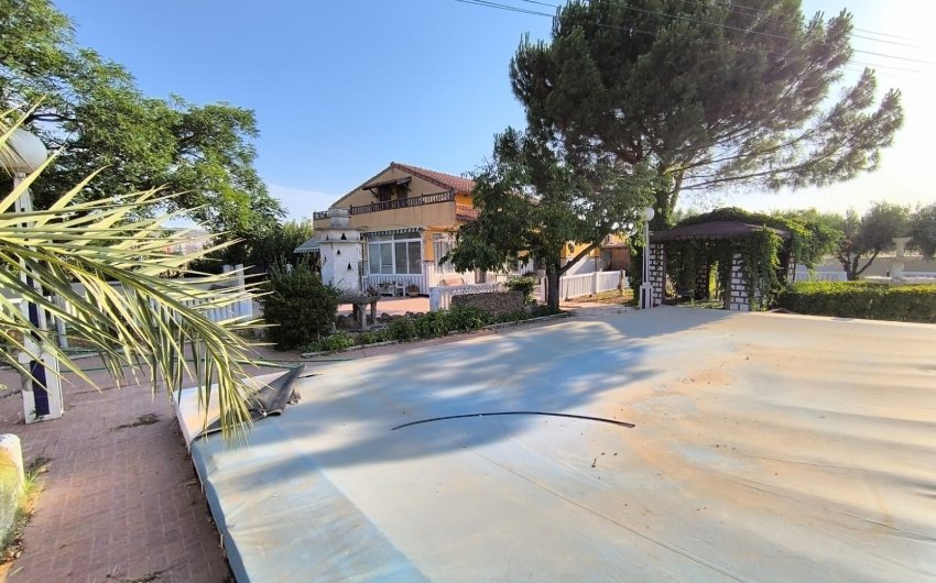 Reventa - Villa -
Yecla - Inland
