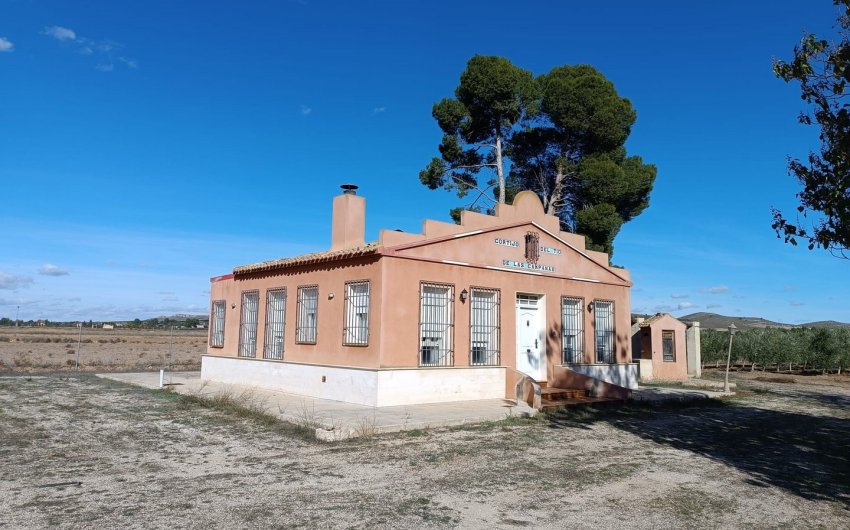 Reventa - Villa -
Yecla - Inland