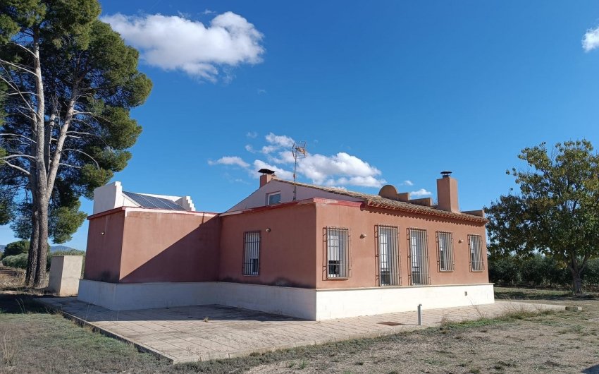 Reventa - Villa -
Yecla - Inland