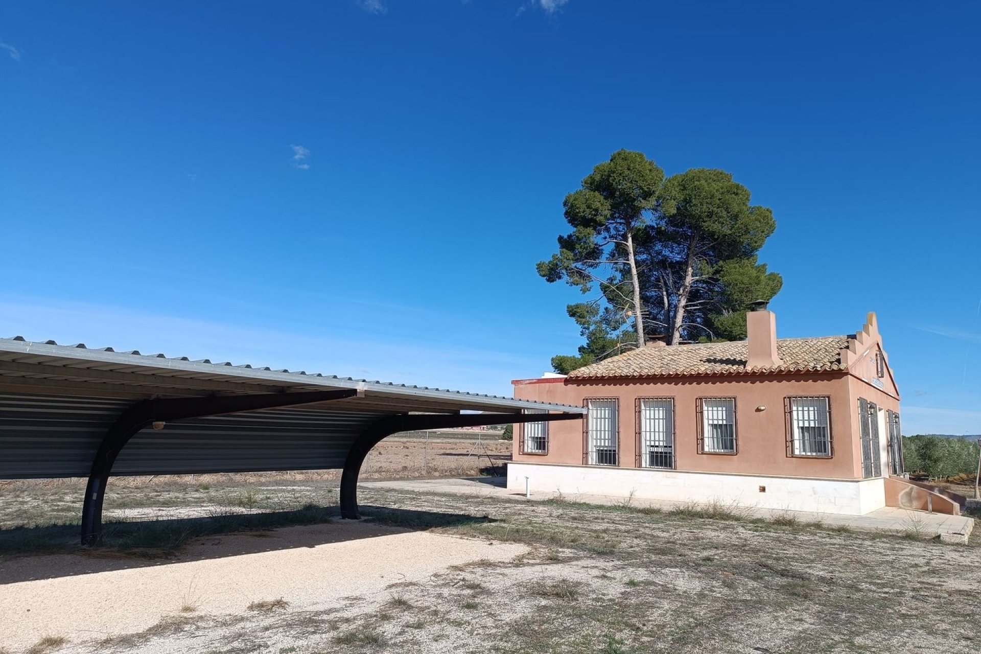 Reventa - Villa -
Yecla - Inland