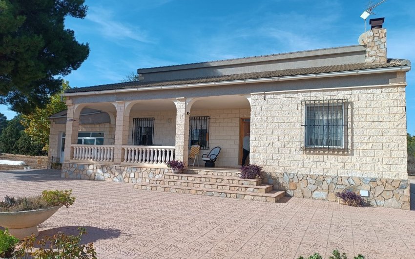 Reventa - Villa -
Yecla - Inland