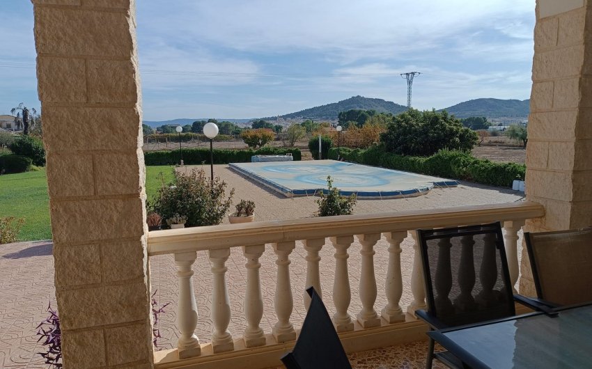 Reventa - Villa -
Yecla - Inland