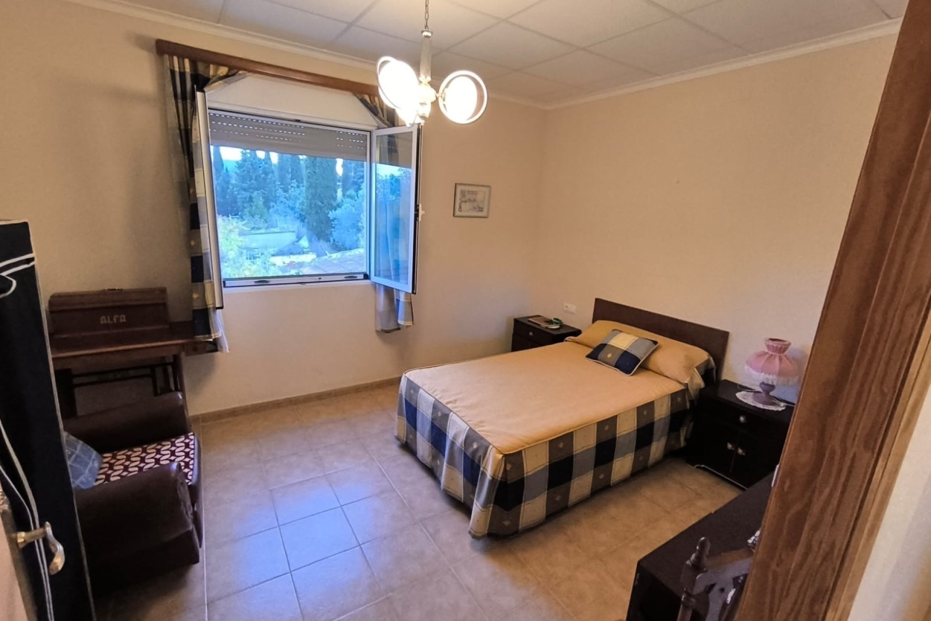 Reventa - Villa -
Yecla - Inland