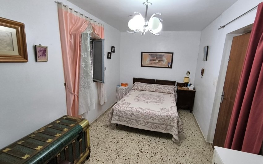 Reventa - Villa -
Yecla - Inland