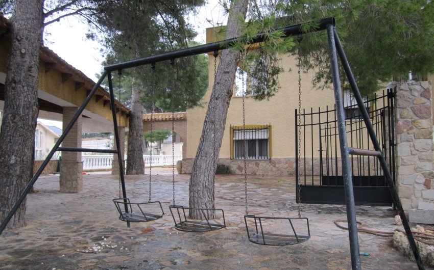 Reventa - Villa -
Yecla - Inland