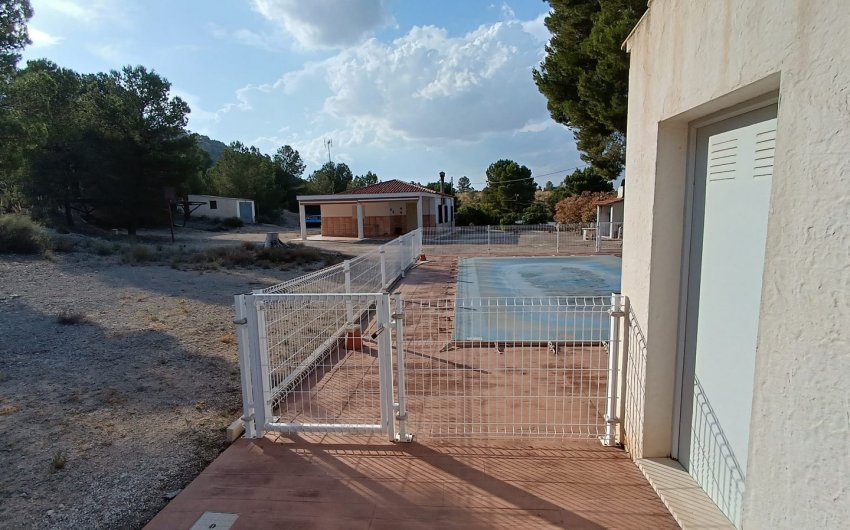 Reventa - Villa -
Yecla - Inland