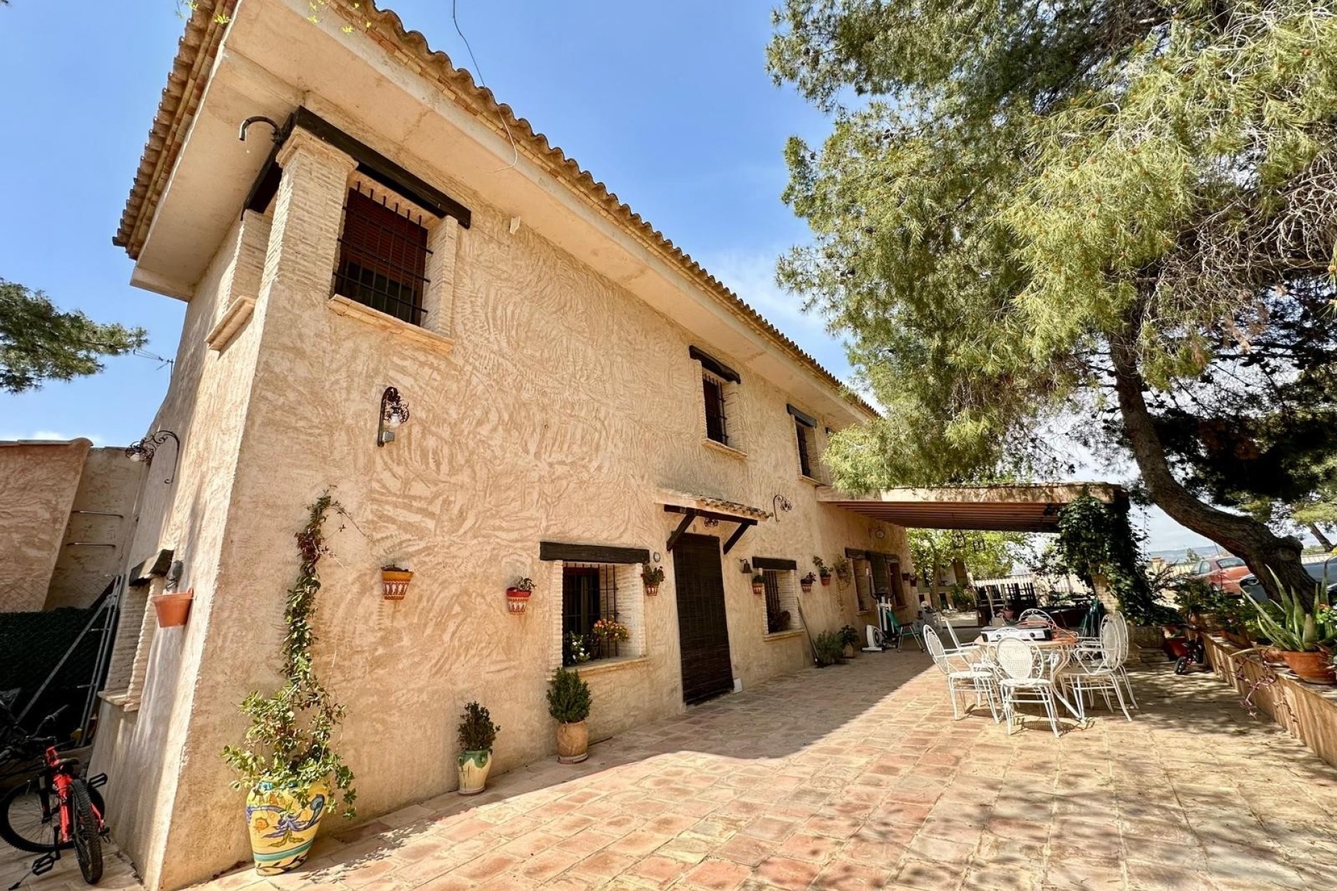 Reventa - Villa -
Yecla - Inland