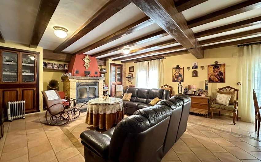 Reventa - Villa -
Yecla - Inland