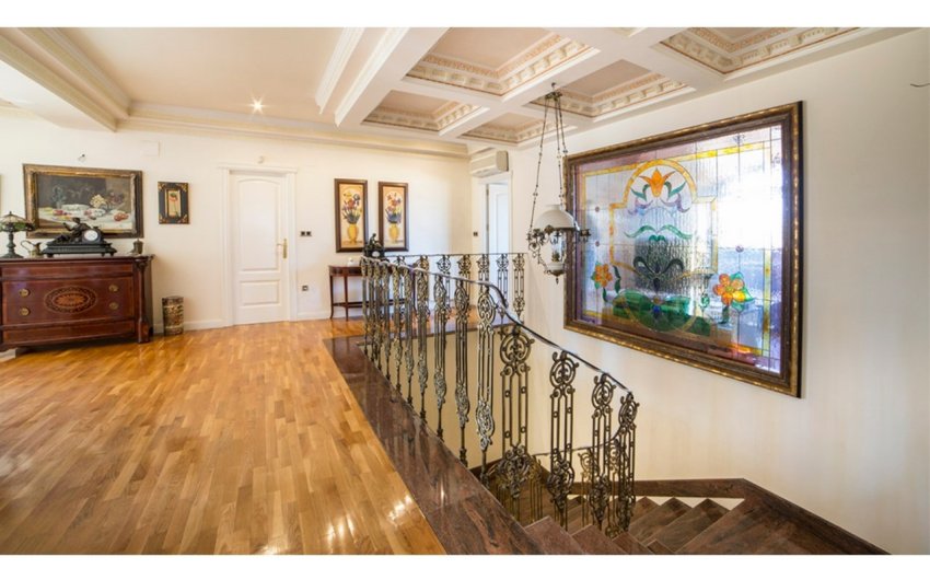 Reventa - Villa -
Yecla - Inland