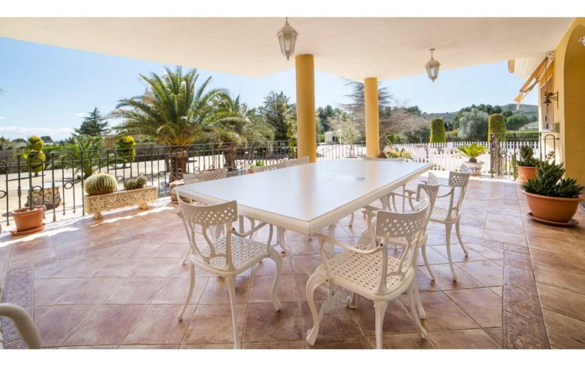 Reventa - Villa -
Yecla - Inland