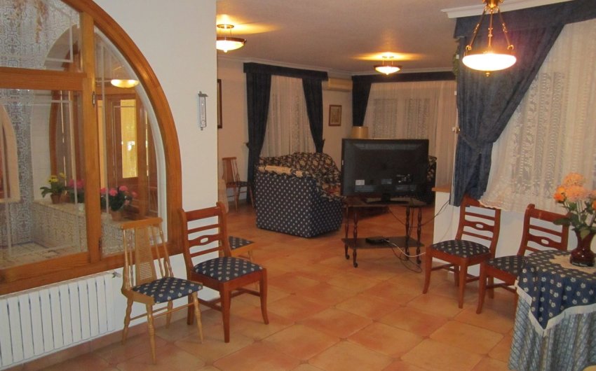 Reventa - Villa -
Yecla - Inland