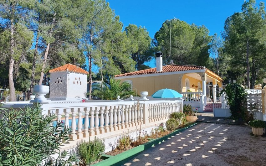 Reventa - Villa -
Yecla - Inland