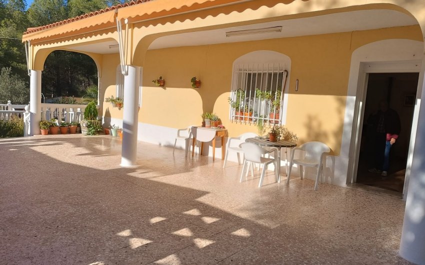 Reventa - Villa -
Yecla - Inland