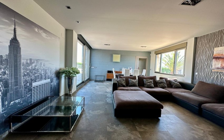 Reventa - Villa -
Yecla - Inland