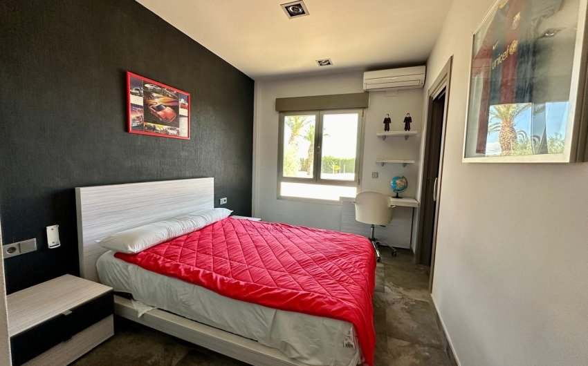 Reventa - Villa -
Yecla - Inland