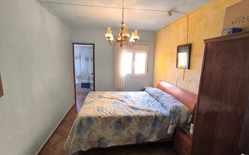 Reventa - Villa -
Yecla - Inland