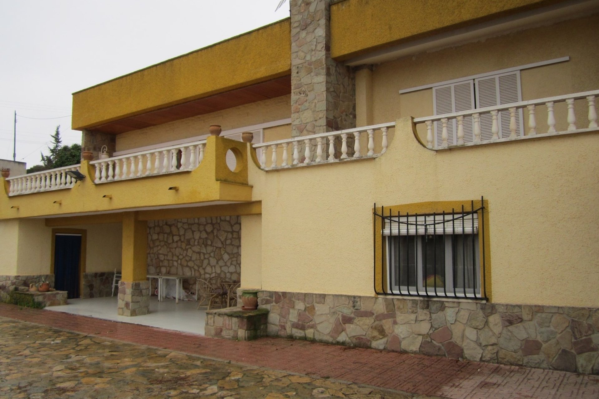 Reventa - Villa -
Yecla - Inland