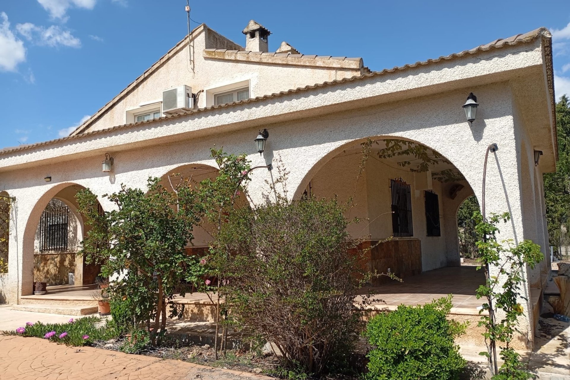 Reventa - Villa -
Yecla - Inland