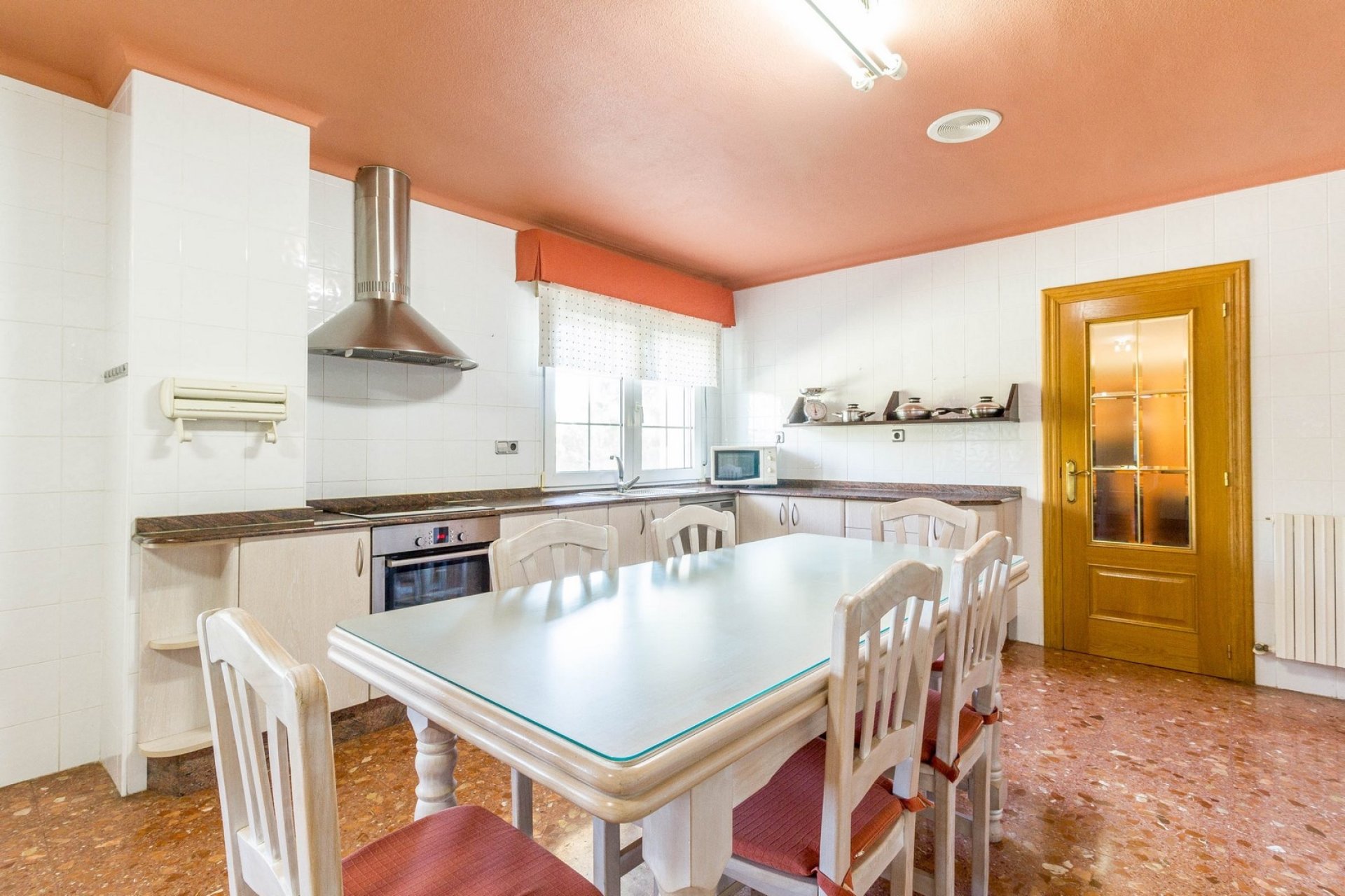 Reventa - Villa -
Yecla - Inland