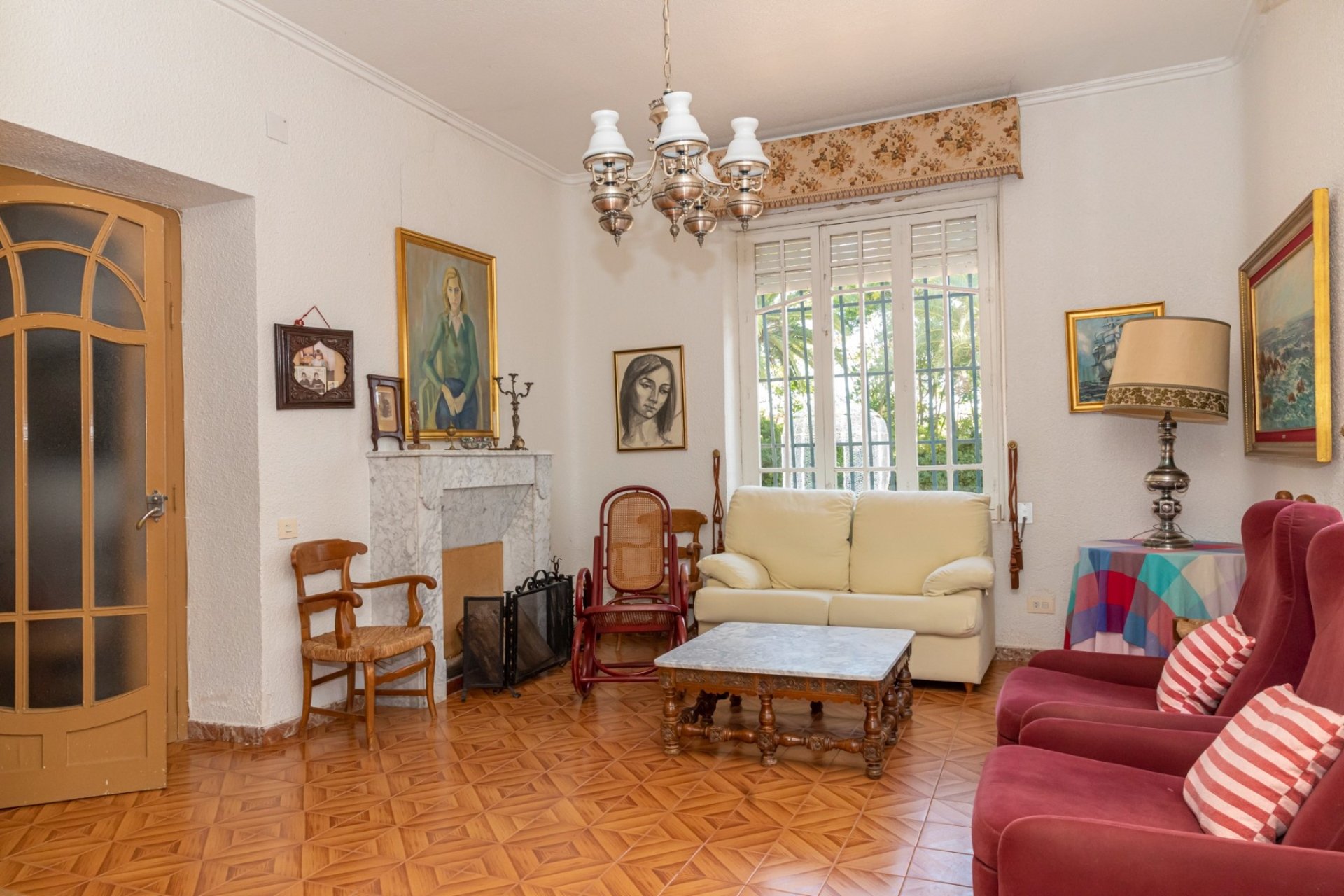 Reventa - Villa -
Yecla - Inland