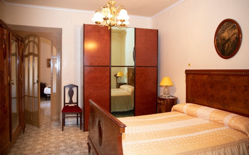 Reventa - Villa -
Yecla - Inland