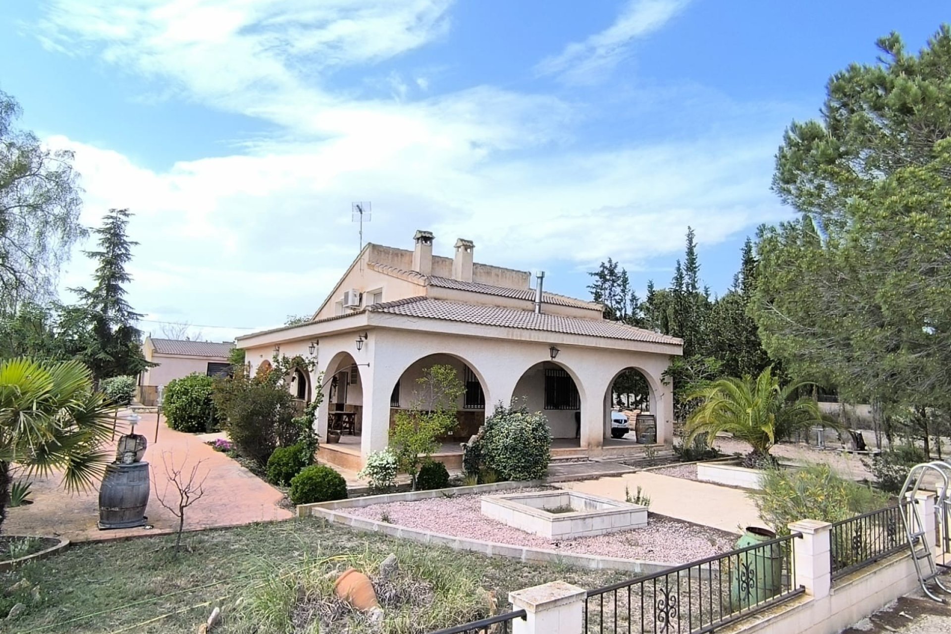 Reventa - Villa -
Yecla - Inland