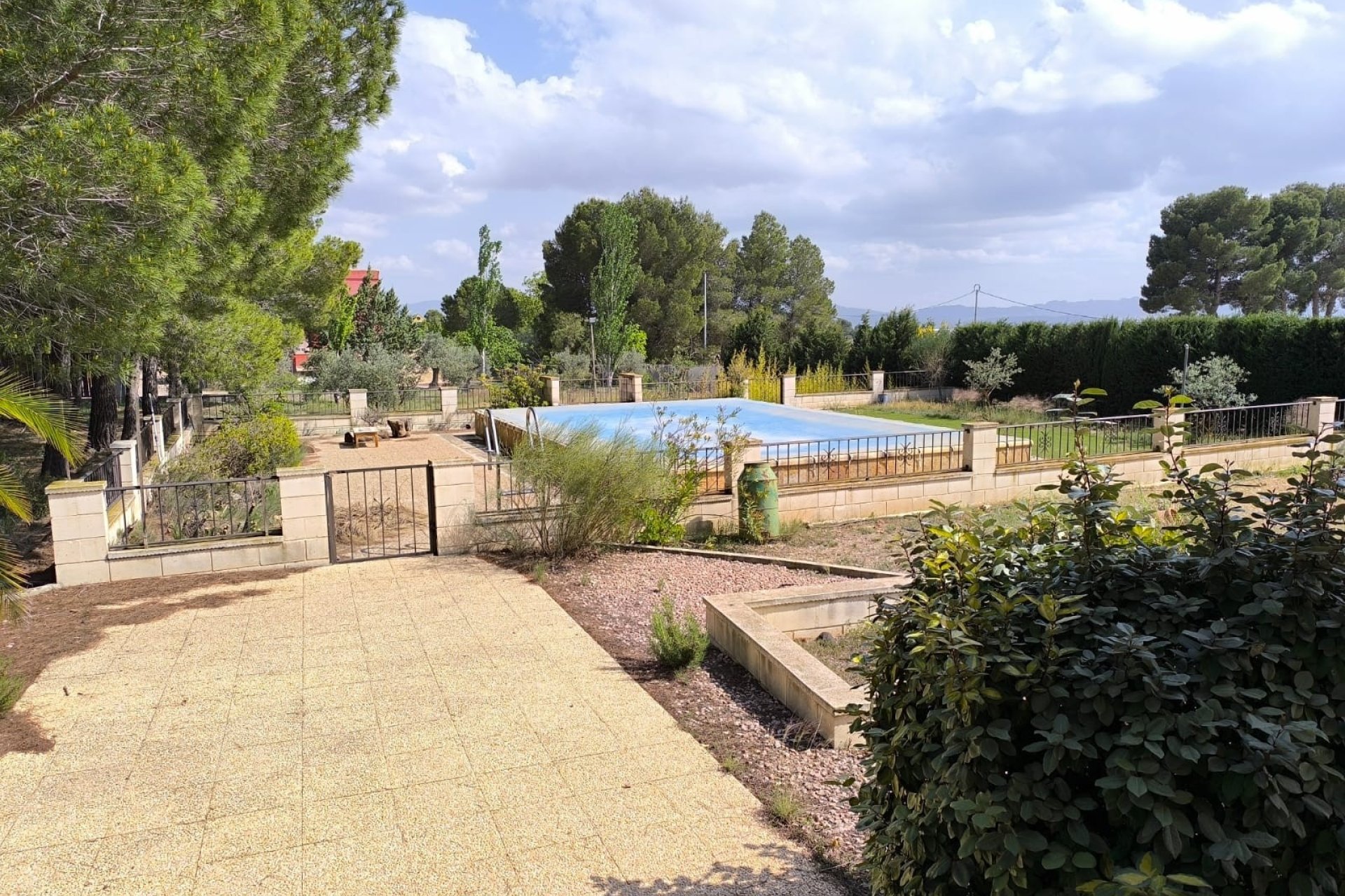 Reventa - Villa -
Yecla - Inland