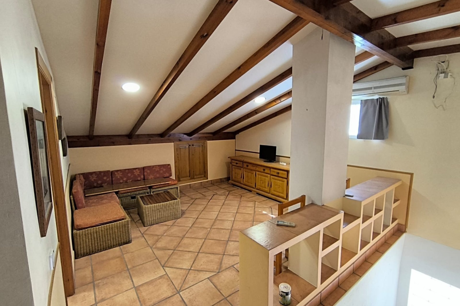 Reventa - Villa -
Yecla - Inland