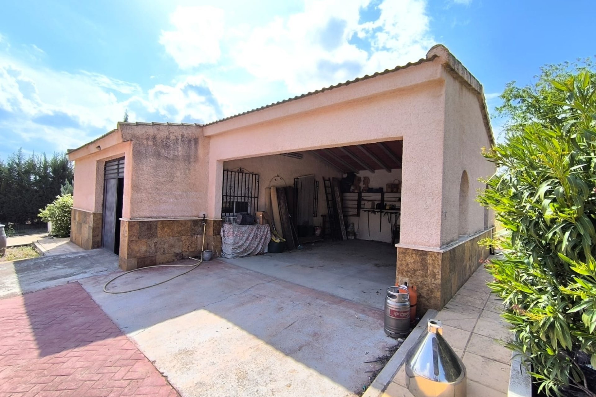 Reventa - Villa -
Yecla - Inland