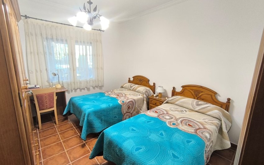 Reventa - Villa -
Yecla - Inland
