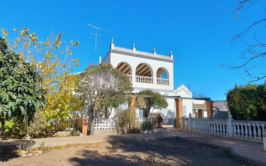 Reventa - Villa -
Yecla - Inland