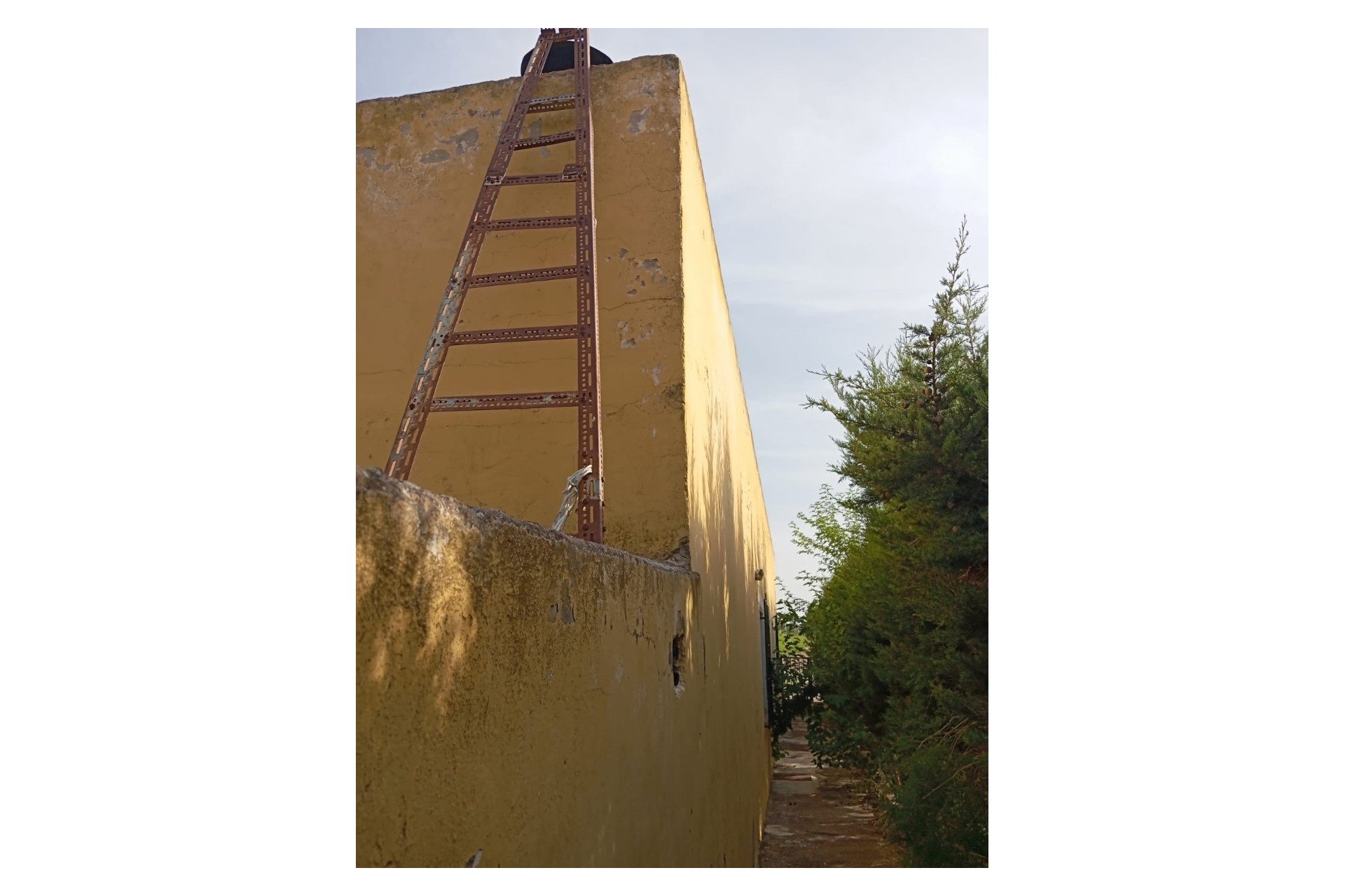 Reventa - Villa -
Yecla - Inland