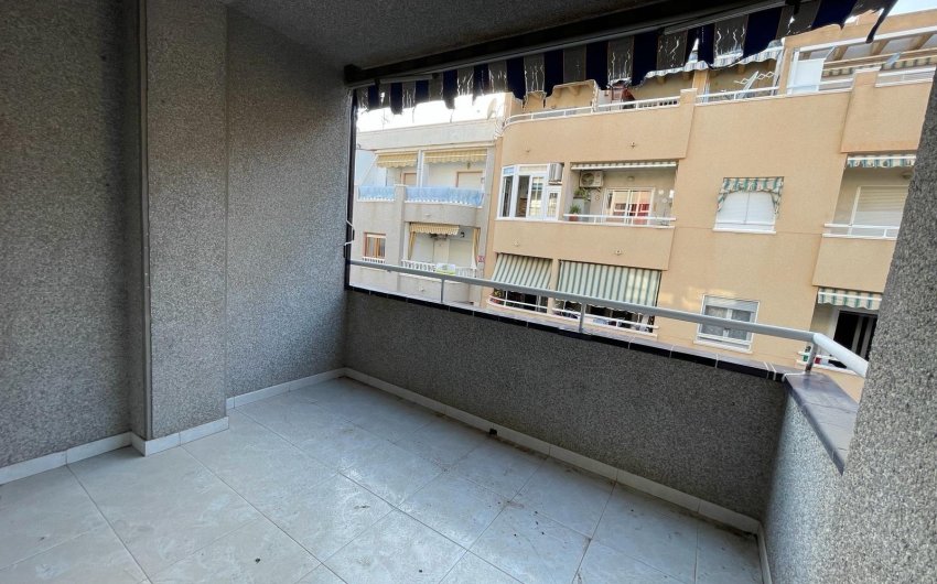 Revente - Apartamento -
Torrevieja - Centro