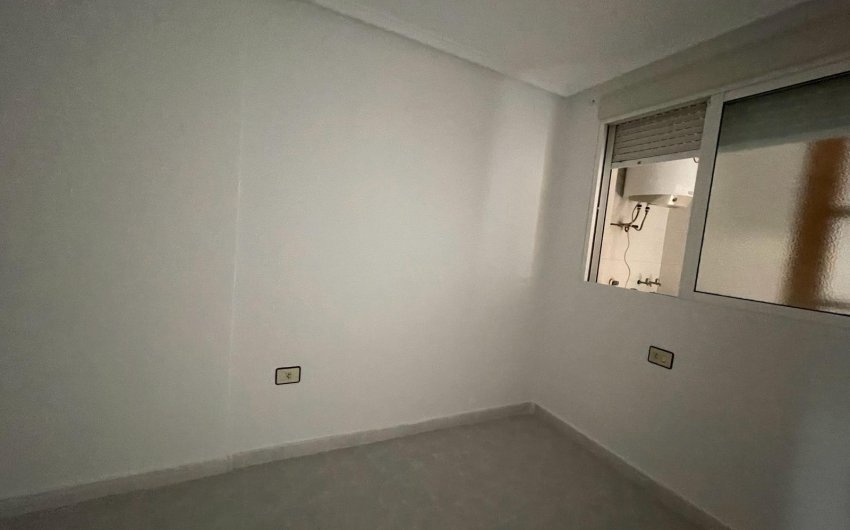 Revente - Apartamento -
Torrevieja - Centro