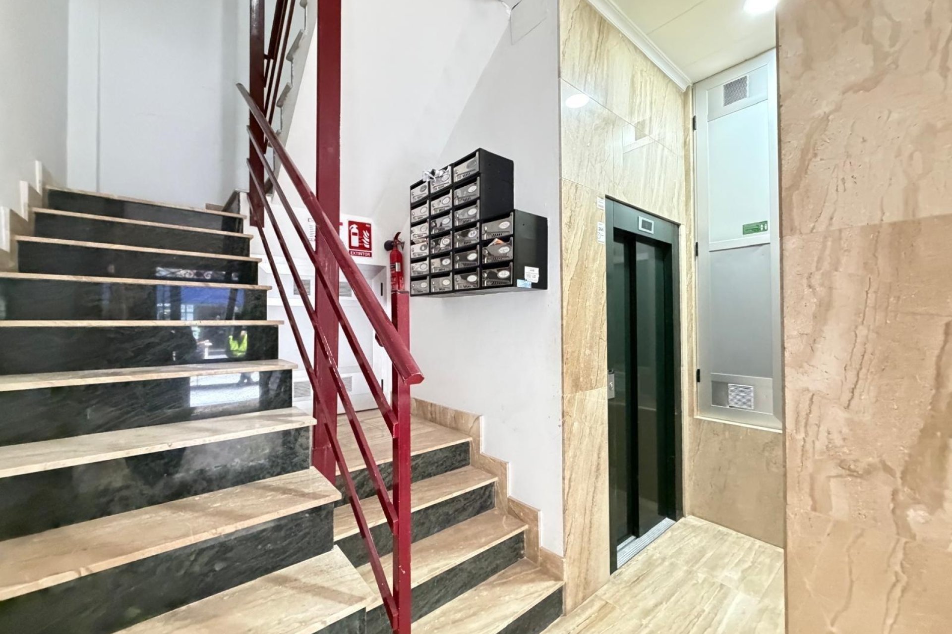Revente - Apartamento -
Torrevieja - Centro