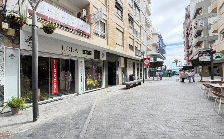 Revente - Apartamento -
Torrevieja - Centro