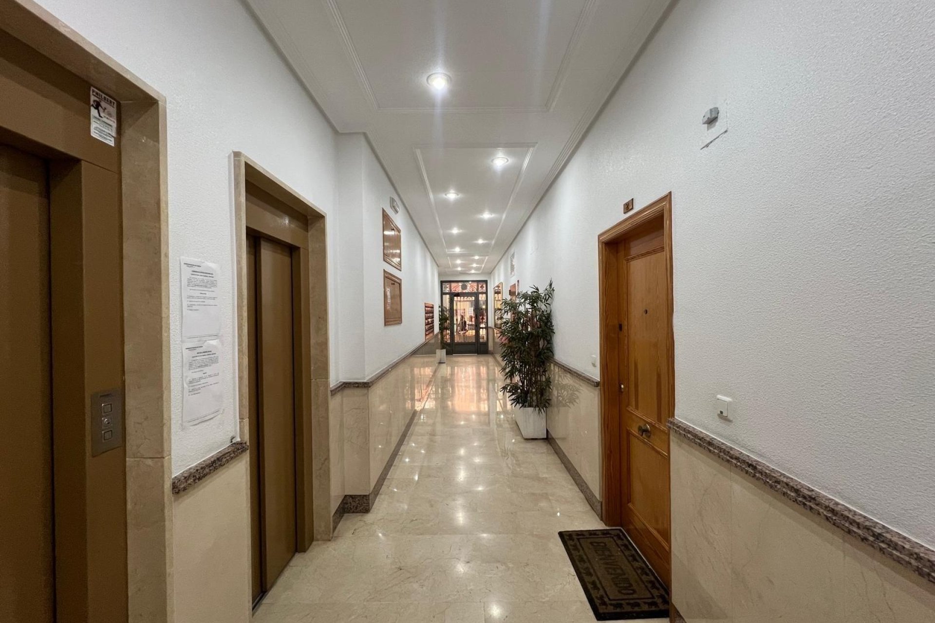 Revente - Apartamento -
Torrevieja - Centro