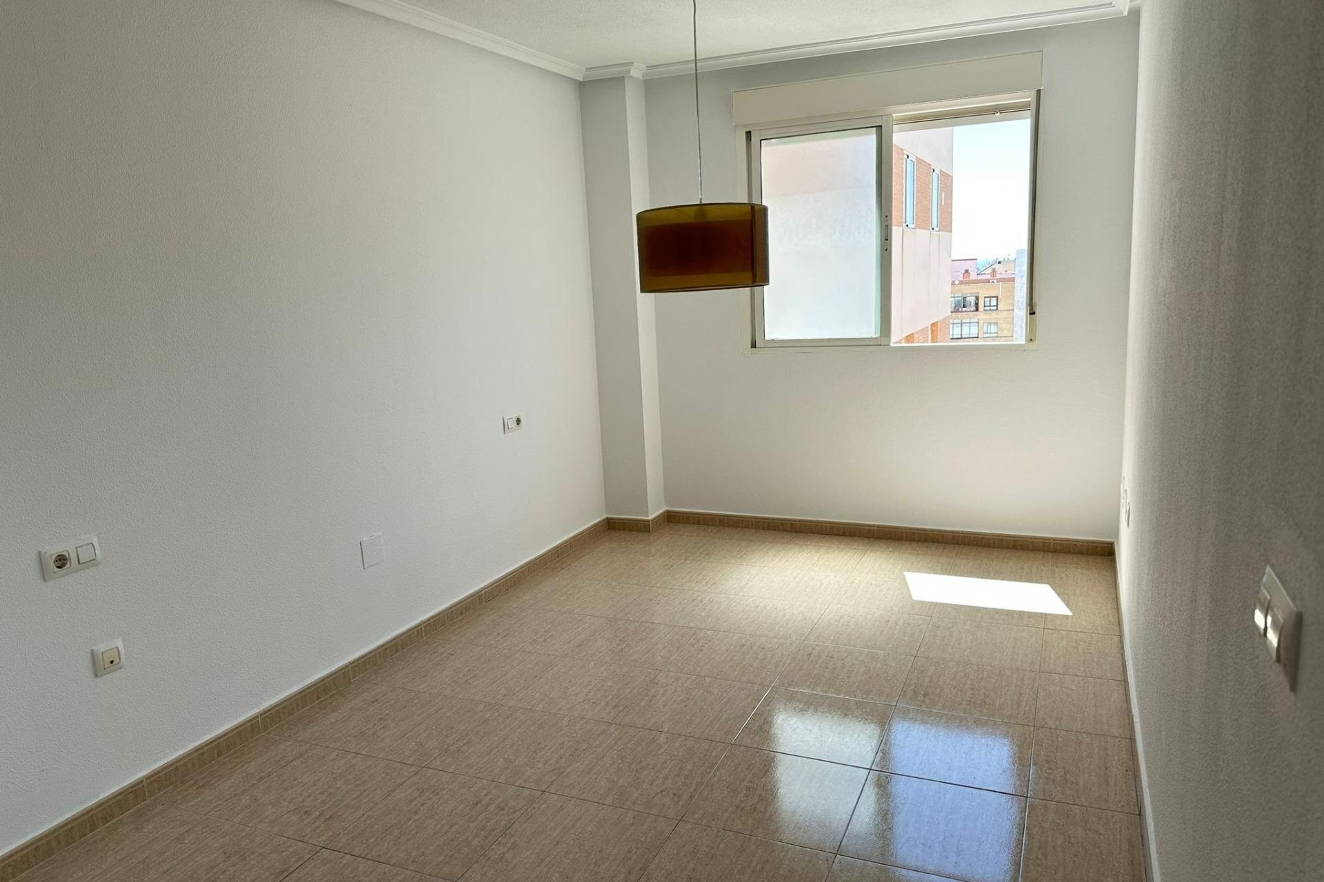 Revente - Apartamento -
Torrevieja - Centro