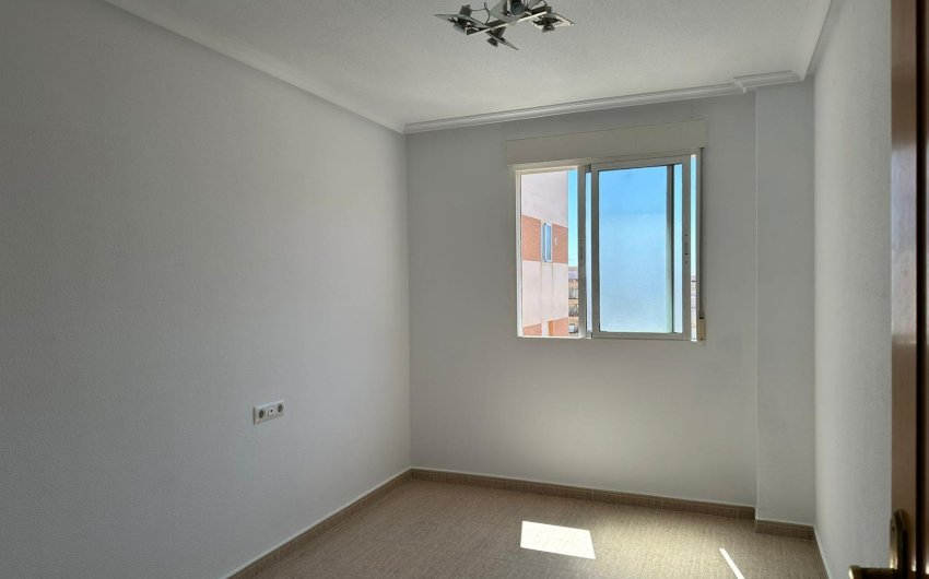 Revente - Apartamento -
Torrevieja - Centro