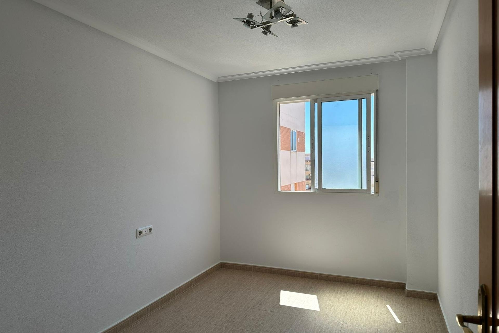 Revente - Apartamento -
Torrevieja - Centro