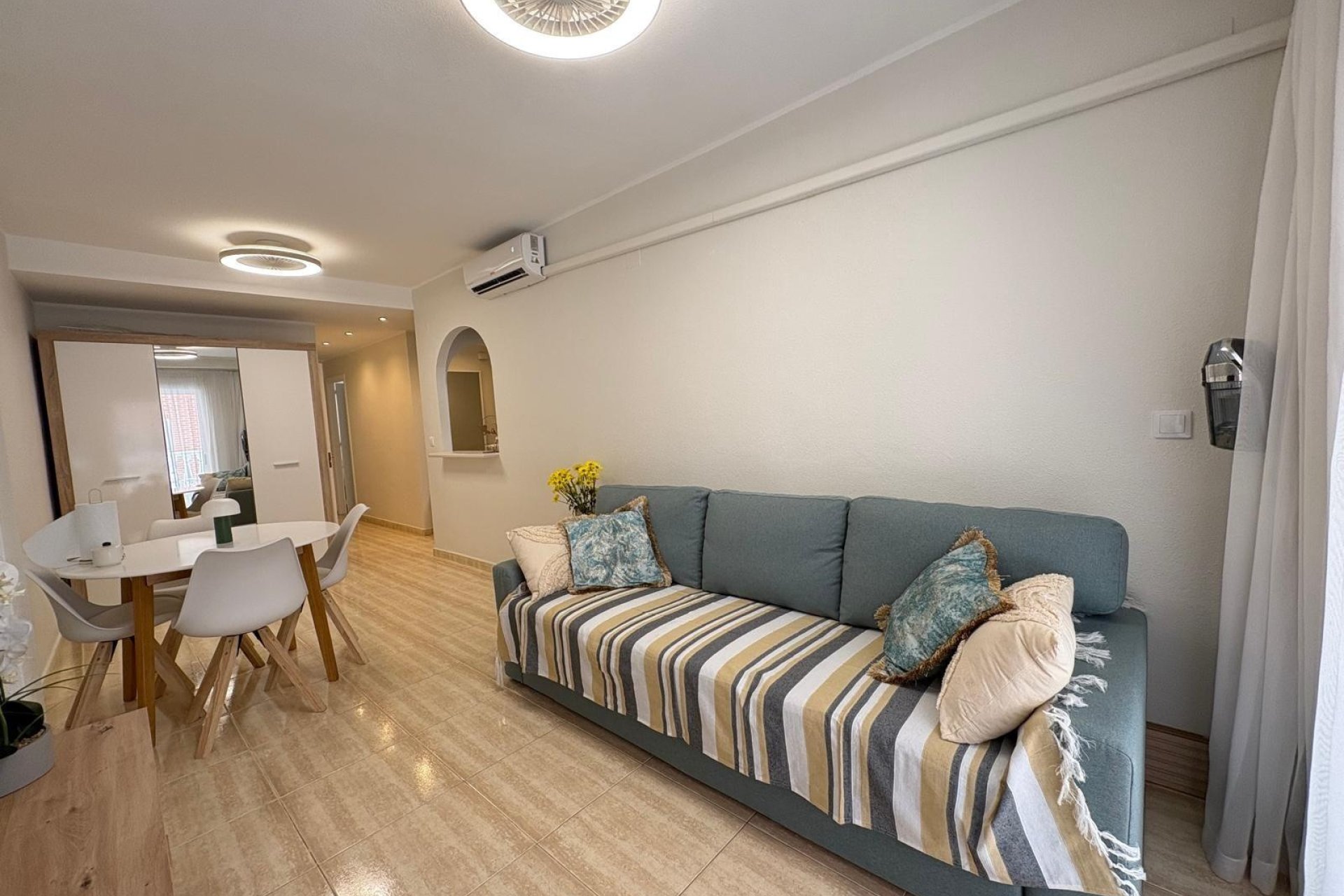 Revente - Apartamento -
Torrevieja - Centro
