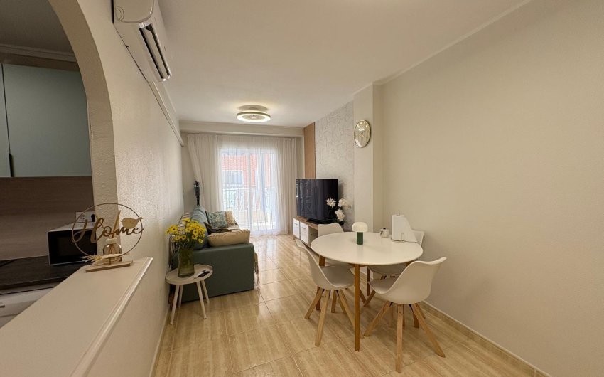Revente - Apartamento -
Torrevieja - Centro