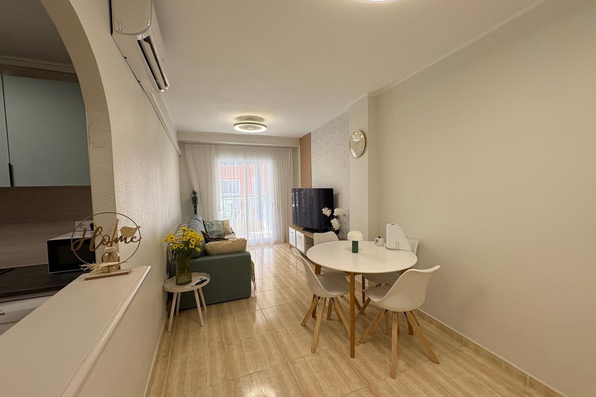 Revente - Apartamento -
Torrevieja - Centro