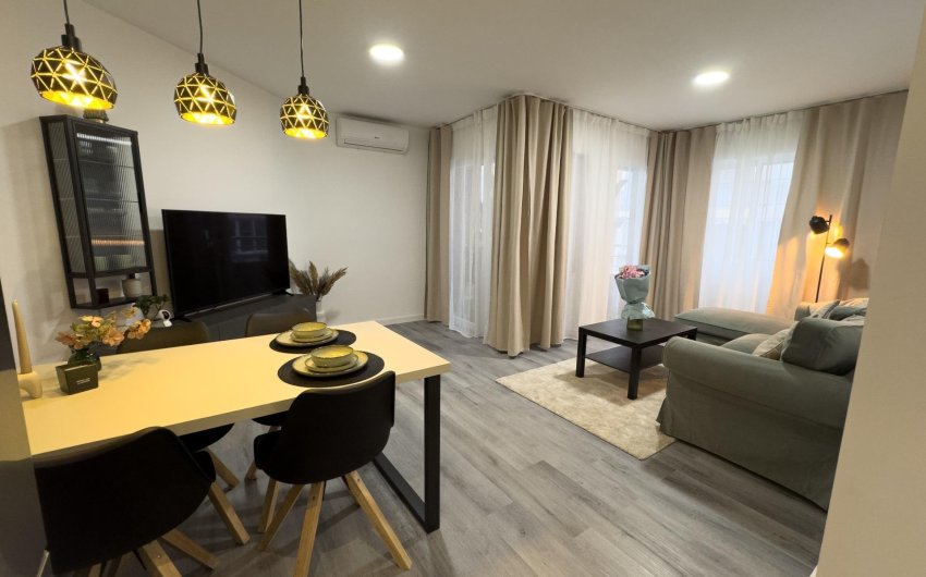 Revente - Apartamento -
Torrevieja - Centro