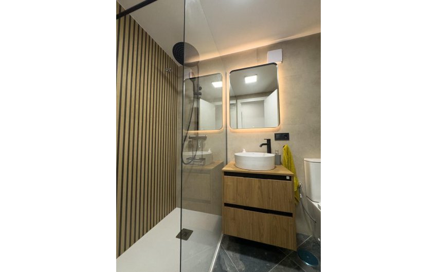 Revente - Apartamento -
Torrevieja - Centro