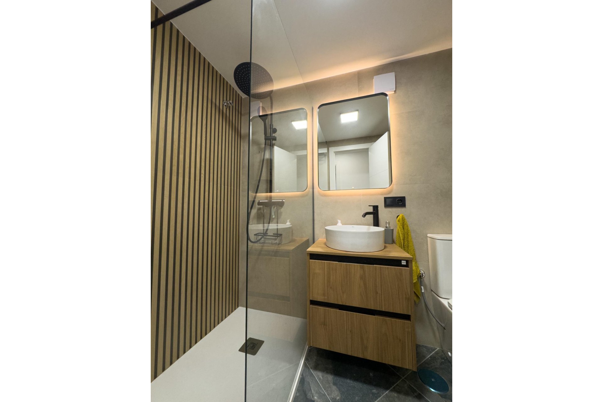 Revente - Apartamento -
Torrevieja - Centro