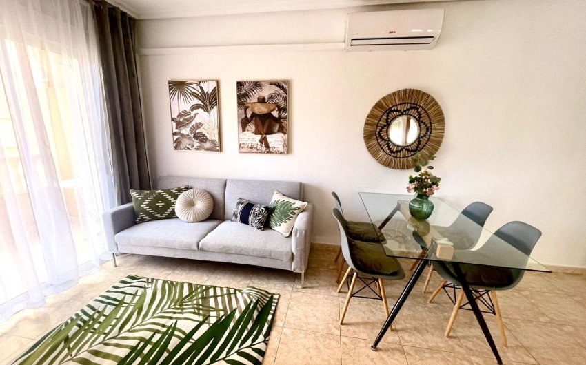 Revente - Apartamento -
Torrevieja - Centro