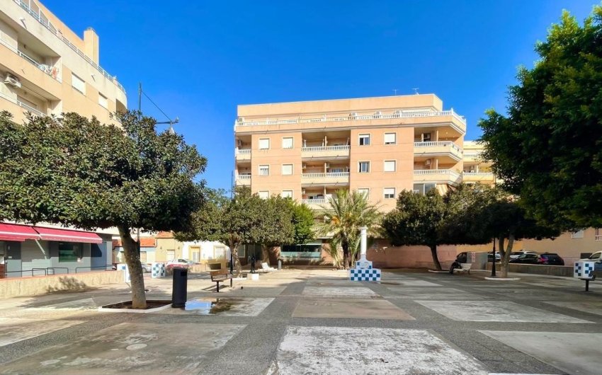 Revente - Apartamento -
Torrevieja - Centro
