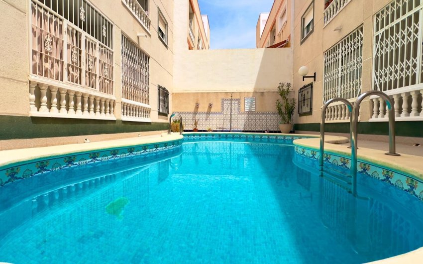 Revente - Apartamento -
Torrevieja - Centro