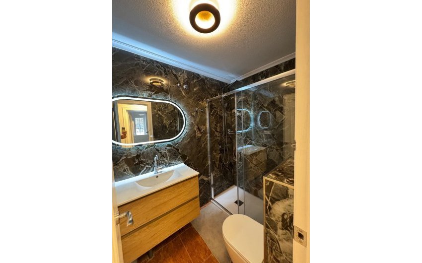 Revente - Apartamento -
Torrevieja - Centro